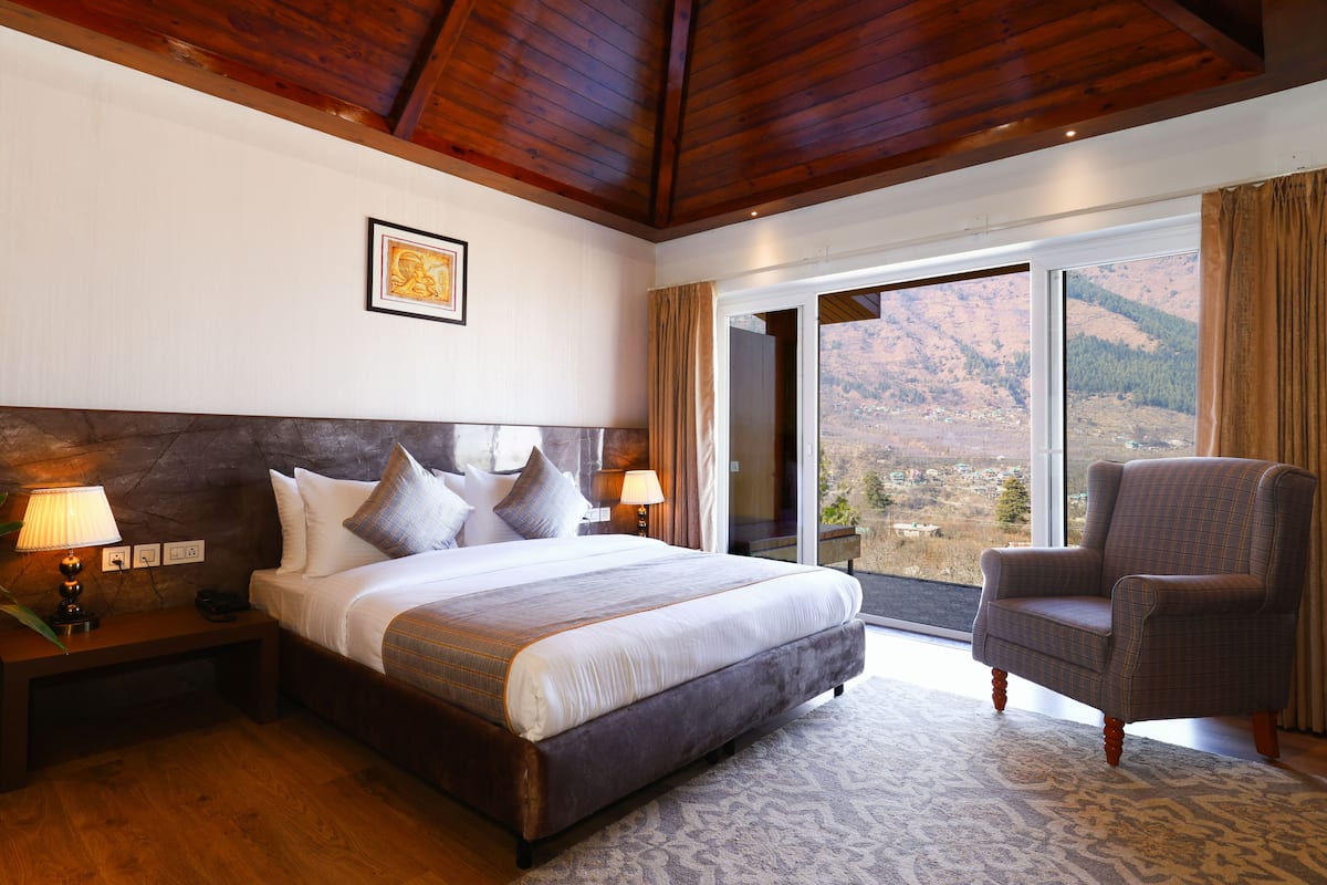Habitación doble presidencial | Tabla de planchar con plancha, wifi gratis y ropa de cama