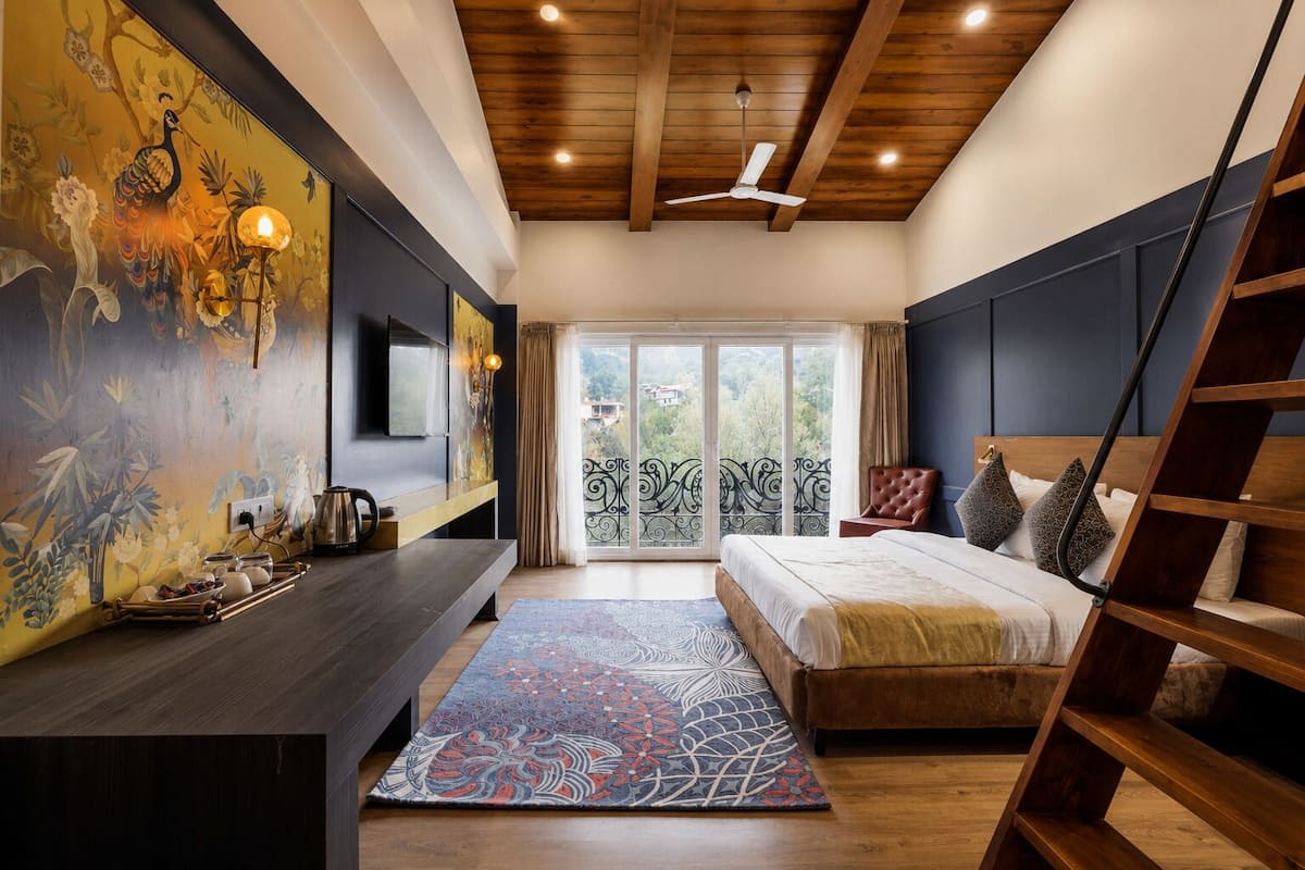 Presidential Suite with Jacuzzi & Balcony | アイロン / アイロン台、WiFi (無料)、ベッドシーツ