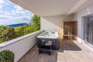 Bañera de hidromasaje exterior