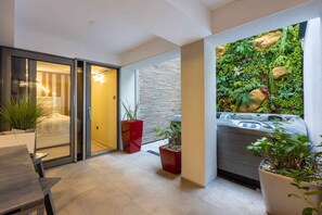 مغطس سبا داخلي