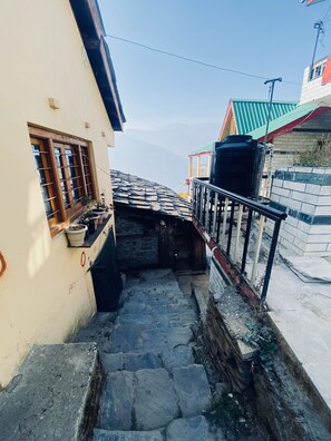 Enceinte de lâhĂ©bergement