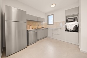 Fridge, microwave, oven, stovetop - Gorgeous view 2 bdm, Savyon view (Jerusalem)