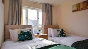 3 bedrooms, iron/ironing board, free WiFi, bed sheets