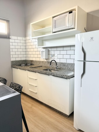 Fridge, microwave