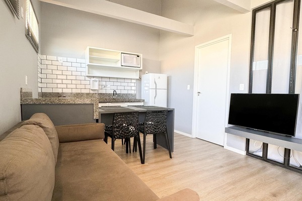 Perhehuoneisto (2) | Oleskelualue | Televisio, tulostin