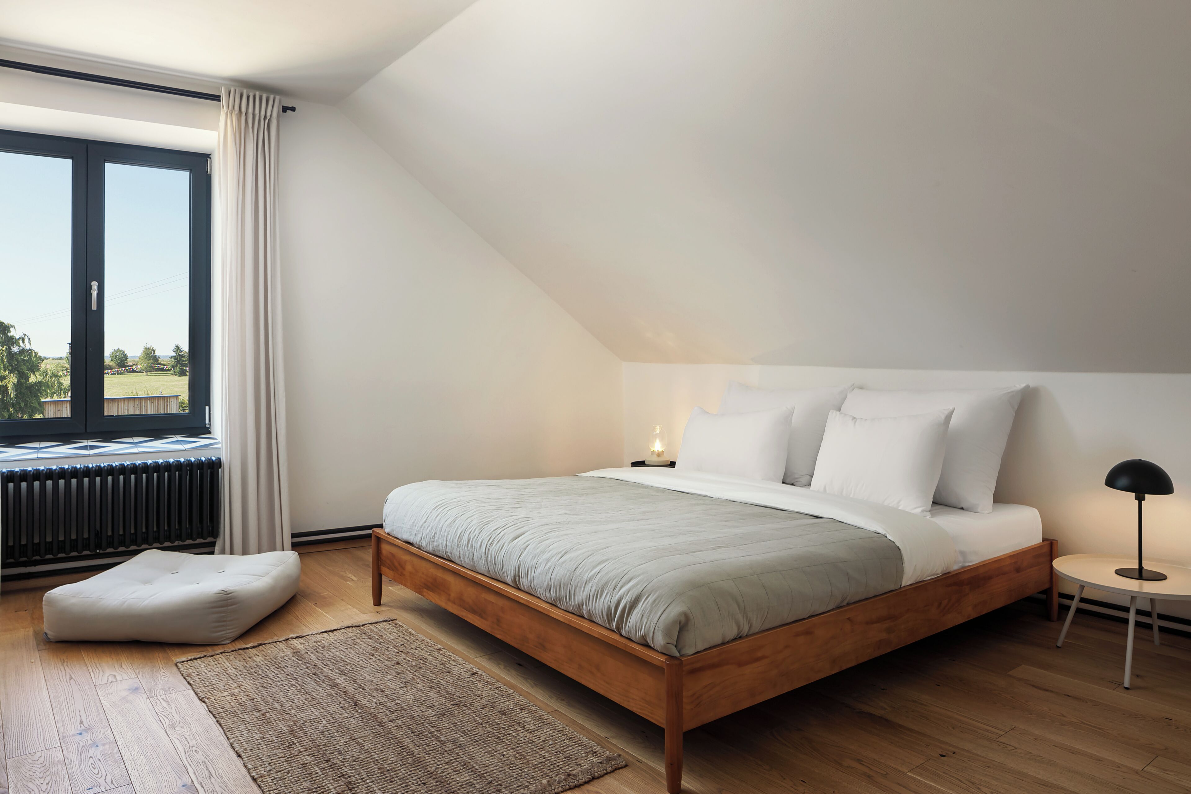 Sviitti, 1 makuuhuone, kylpyamme | Ylelliset vuodevaatteet, yksilöllisesti sisustettu, pimennysverhot