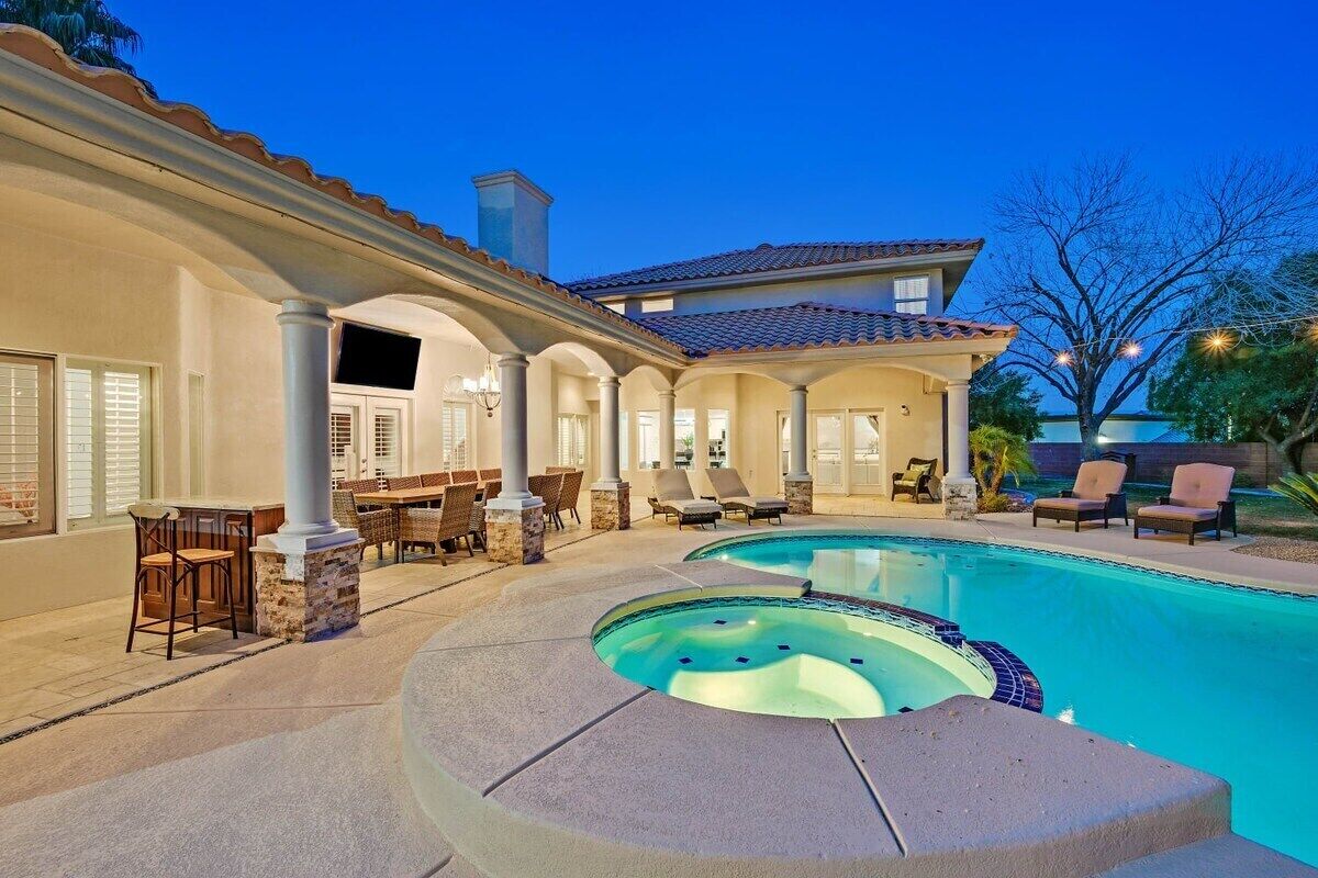 5BR Vegas Lux Home: Pool, Spa, Games & Near Strip