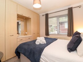 2 habitaciones, decoración personalizada y muebles diferentes 