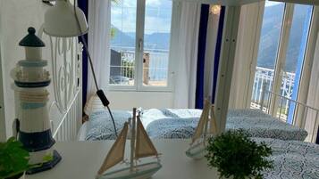 1 Schlafzimmer, Schreibtisch, BĂŒgeleisen/BĂŒgelbrett, Reisekinderbett