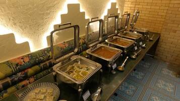 Petit déjeuner buffet (350 INR par personne)