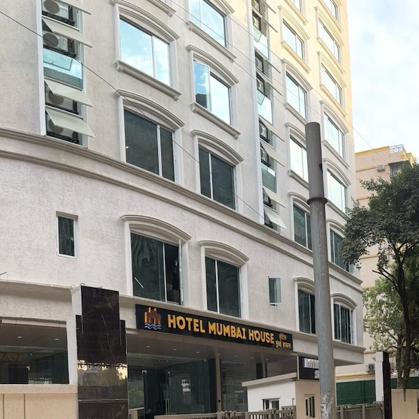 Hotel Mumbai House Valnai Malad - Mumbai
