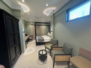 Habitación de lujo | Escritorio, espacio para trabajar con laptop y insonorización 