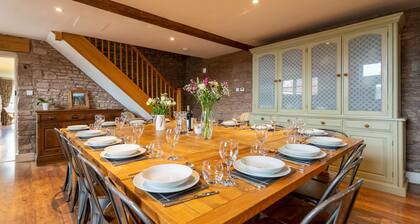 The Hickory -  a joint property with 2 hot tubs, Forest of Dean