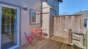 Unclassified image, 4 of 27, button - Airy Fortuna Apartment With Deck! (Fortuna)