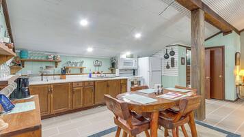 Apartment (0 Bedroom) | Interior