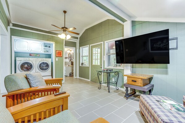 Apartment (0 Bedroom) | Interior