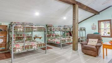 Apartment (0 Bedroom) | Interior