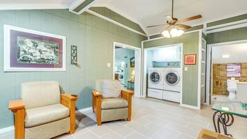 Apartment (0 Bedroom) | Interior