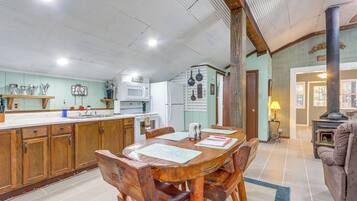 Apartment (0 Bedroom) | Interior