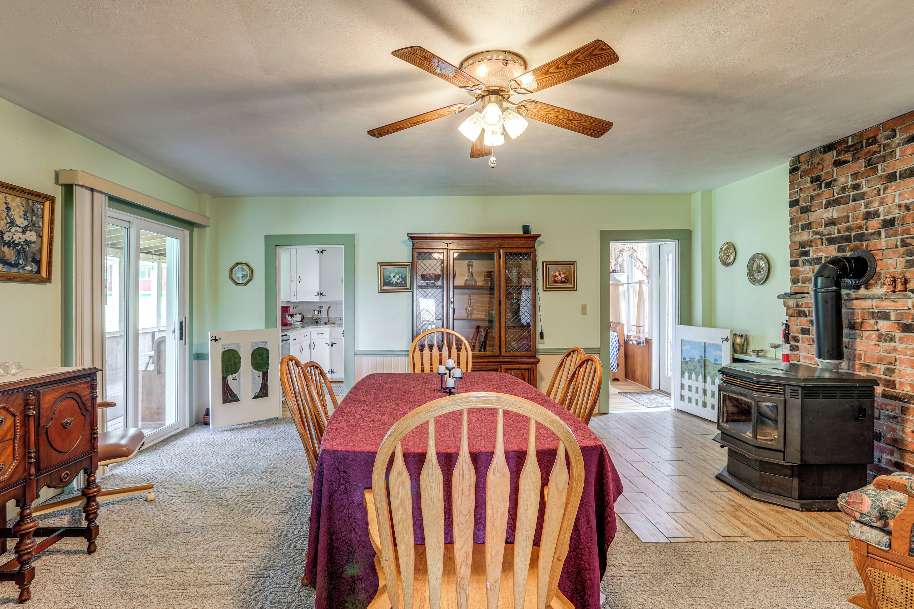 House (3 Bedrooms) | Interior