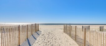 Updated Dauphin Island Condo w/ Pool & Gulf Views!