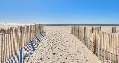 Updated Dauphin Island Condo w/ Pool & Gulf Views!