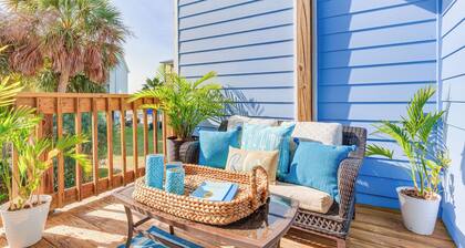 Updated Dauphin Island Condo w/ Pool & Gulf Views!