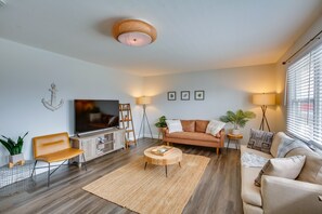 Maison (3 Bedrooms) | Coin séjour | Télévision