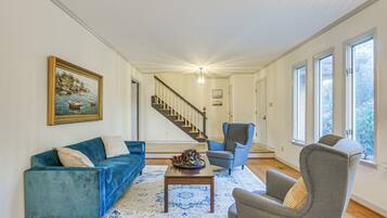 House (4 Bedrooms) | Interior