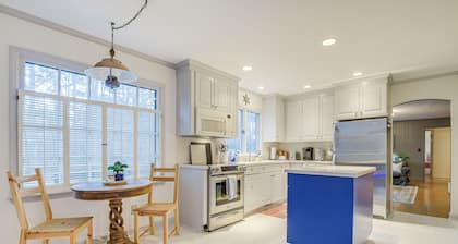 Lakefront Raleigh Home w/ Deck: 12 Mi to Downtown!