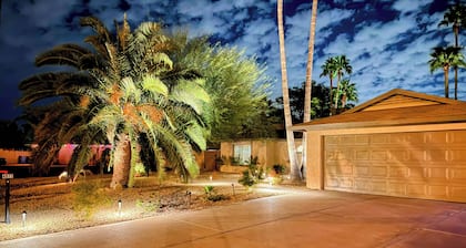 Pool & Putting Green: Central Scottsdale Home!