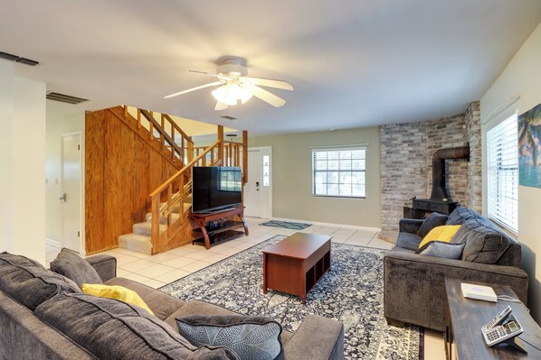 House (3 Bedrooms) | Front of property