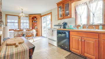 Cottage (3 Bedrooms) | Interior