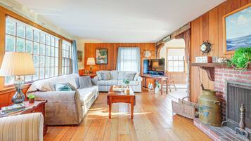 Cottage (3 Bedrooms) | Front of property