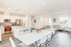 House (4 Bedrooms) | Interior