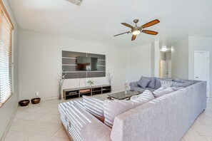 House (6 Bedrooms) | Interior - Spacious Phoenix Vacation Rental w/ Private Pool! (Phoenix)