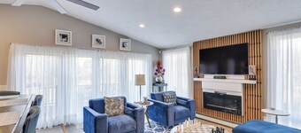 Pet-friendly Narragansett Home w/ Deck + Gas Grill