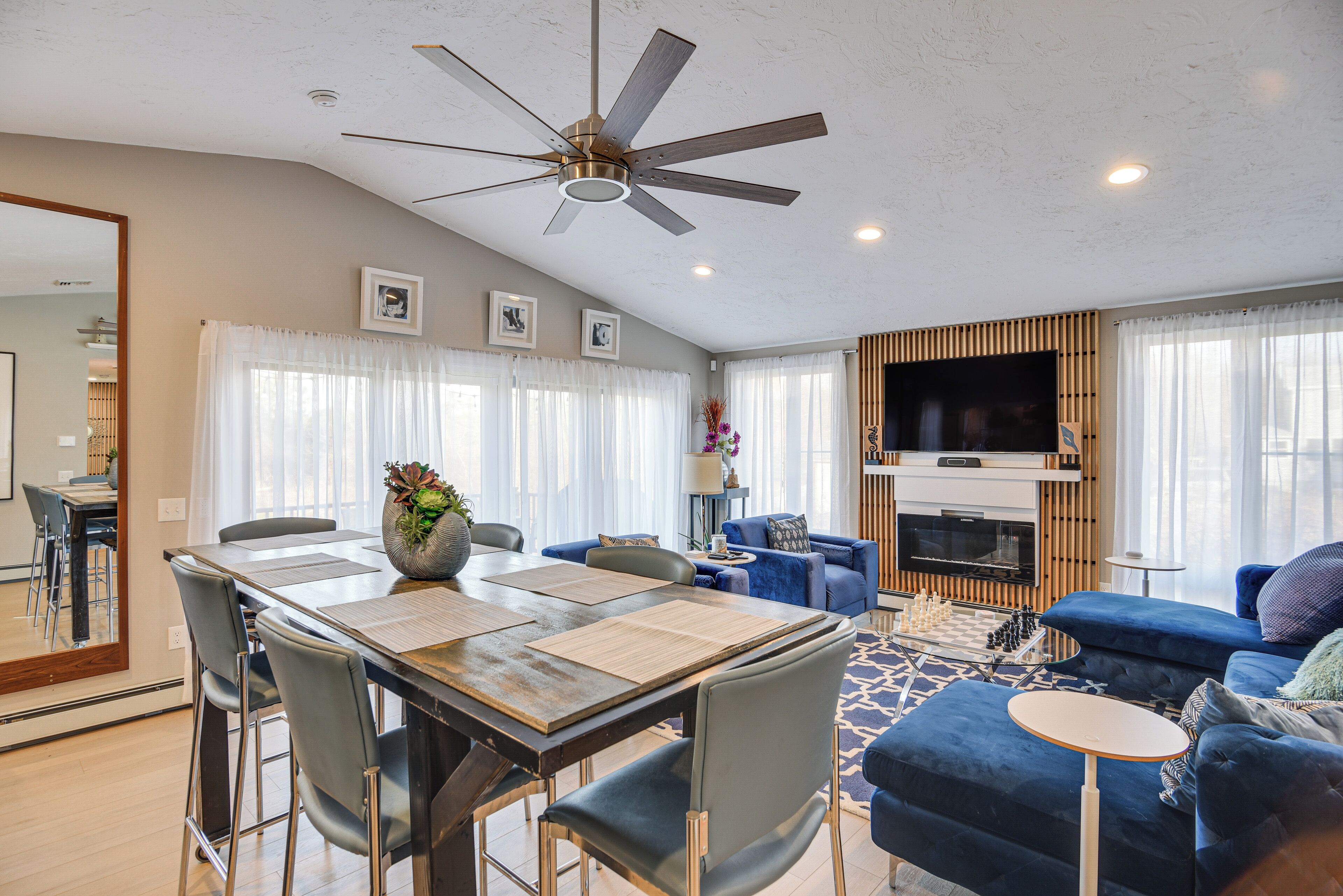 House (5 Bedrooms) | Interior