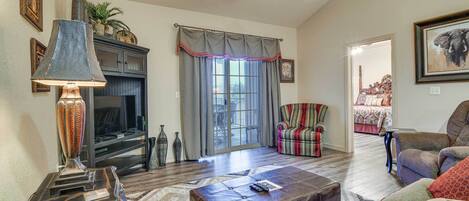 Apartment (2 Bedrooms) | Front of property