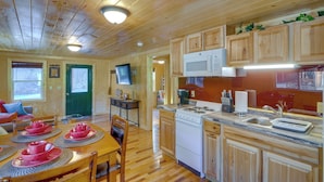House (2 Bedrooms) | Interior - Peaceful Beattyville Cabin Near Red River Gorge! (Beattyville)