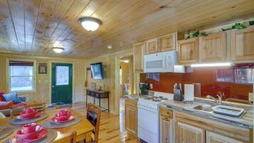 Rumah (2 Bedrooms) | Interior