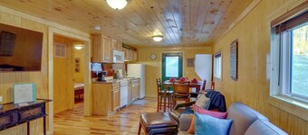 Peaceful Beattyville Cabin Near Red River Gorge!