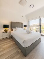 家庭公寓 | 遮光窗帘、熨斗/熨衣板、免费 WiFi、床单