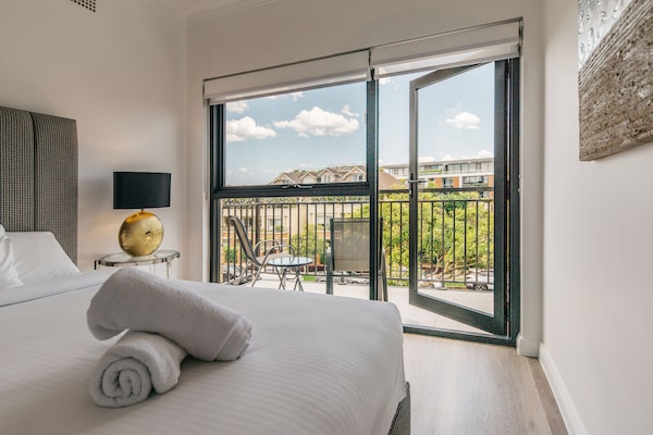 Appartamento familiare | Tende oscuranti, ferro/asse da stiro, Wi-Fi gratuito, lenzuola