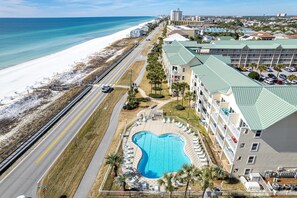 Casa, varias habitaciones | Piscina | Una piscina climatizada