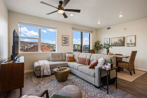Condo, 2 Bedrooms | Living area | Smart TV, streaming services