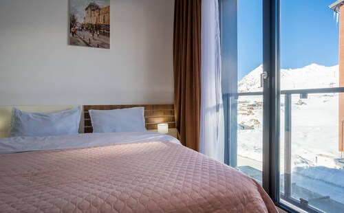 New Gudaur Redco Four Seasons F2