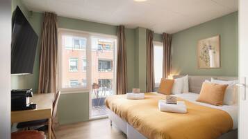 Comfort Double Room | Desk, laptop workspace, blackout curtains, free cots/infant beds