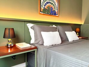 2 عدّة غرف نوم ومكواة/لوح كي وواي فاي مجانًا وملاءات أسرّة