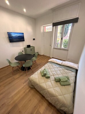 1 soverom, strykejern/-brett, wi-fi (inkludert) og sengetøy